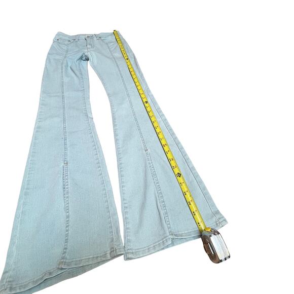 Levi's Women's 726 Flare Split-Hem Jeans Like New Size 26 - Picture 6 of 9